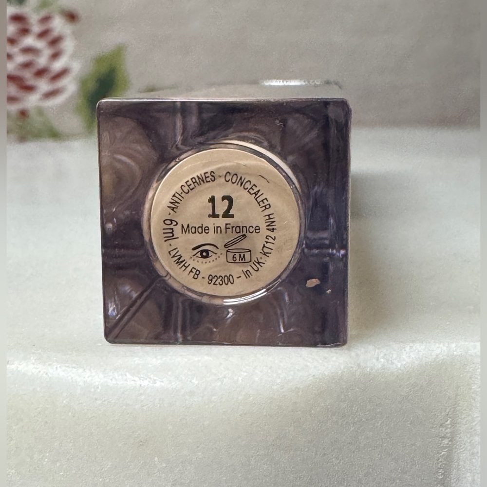 Givenchy Concealer - Picture 3 of 6